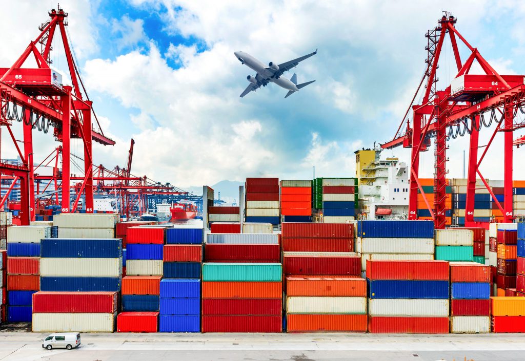 Port of loading và port of discharge đem điểm khác lạ gì nhau nhập quy trình vận ship hàng hóa?
